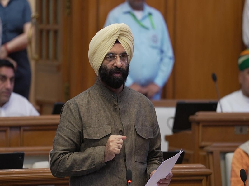 Delhi Minister Highlights Financial Irregularities.webp