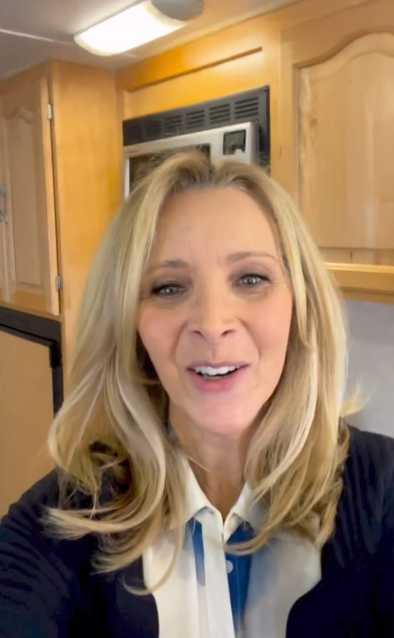 Kudrow Shares Emotional Memories of 'Friends' Impact.webp