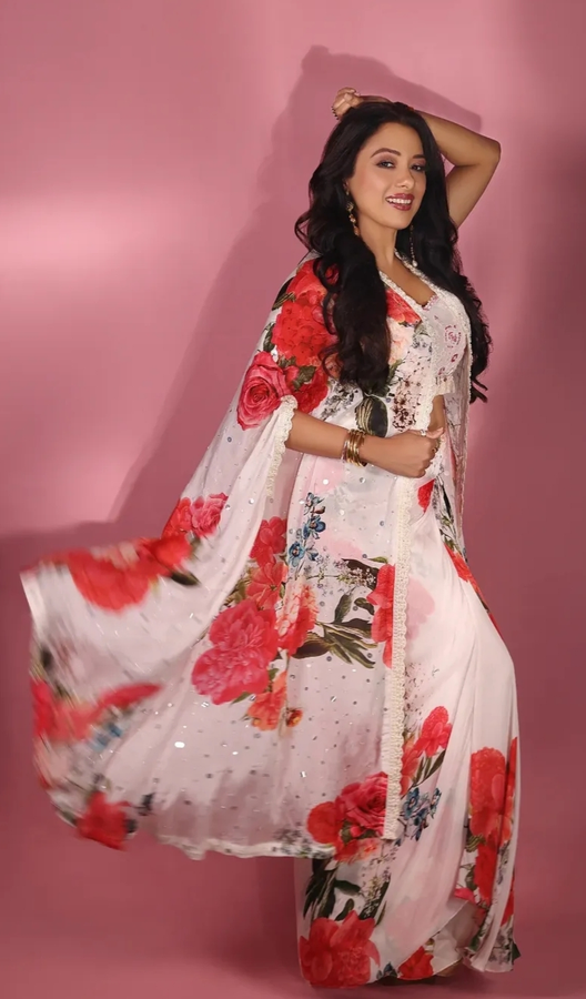 Vaishno Devi Visit: Rupali Ganguly Remembers a Lesson from Rishi Kapoor.webp