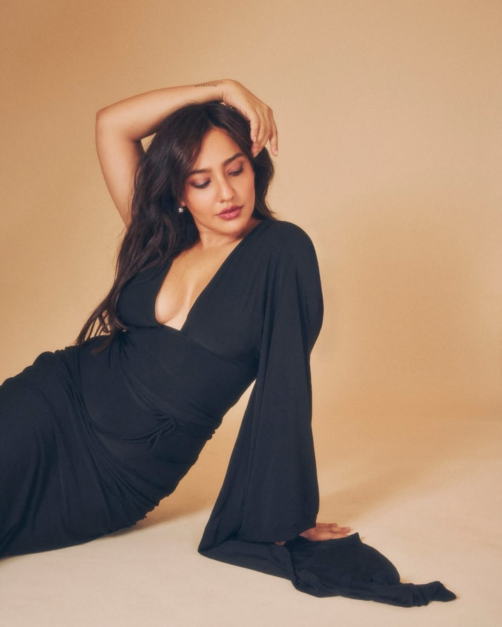 Neha Sharma Leaves Concert After 15 Minutes.webp