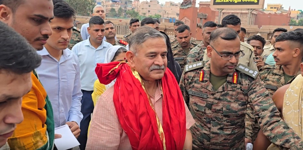 General Dwivedi Visits Shree Jagannath Temple with Family.webp