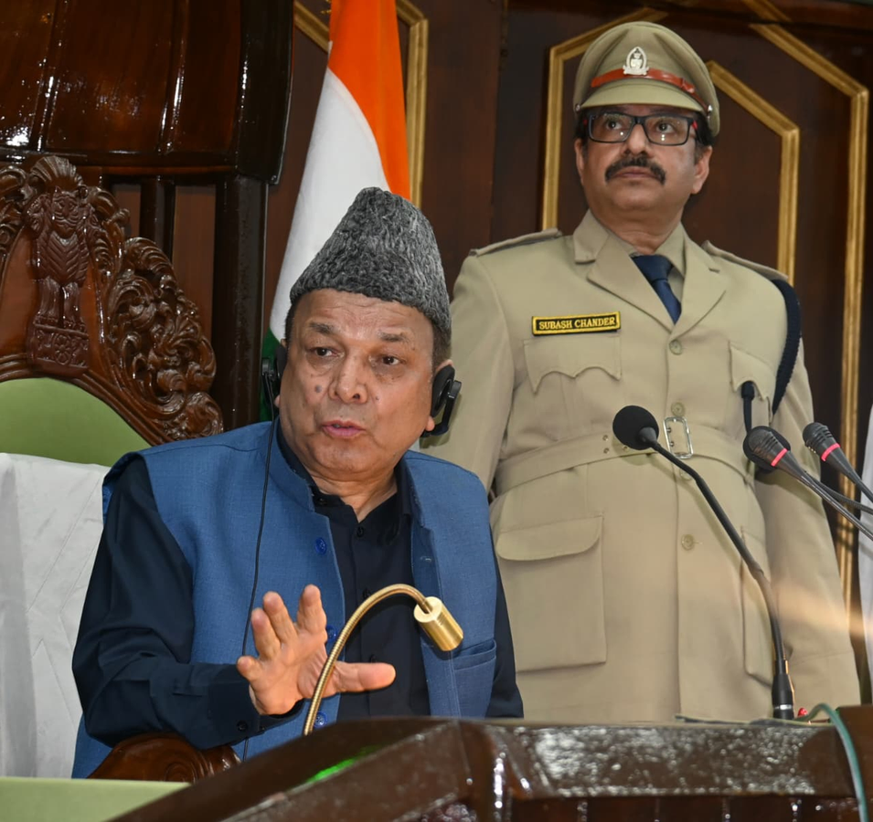 Comprehensive Law Needed to Combat Fake News, Says Speaker.webp