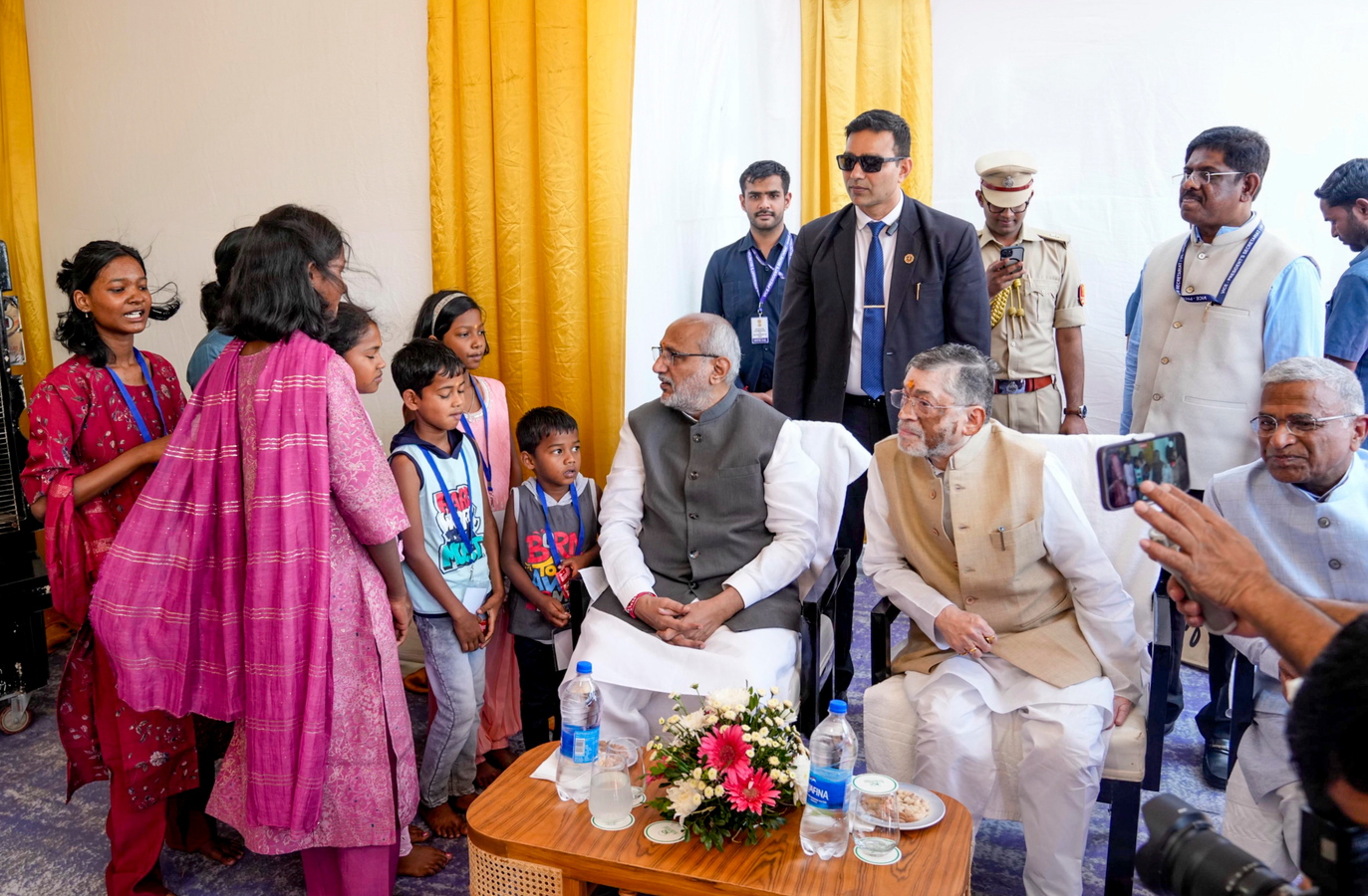 VP Visits Birsa Munda's Birthplace, Reflects on Tribal Inspiration.webp