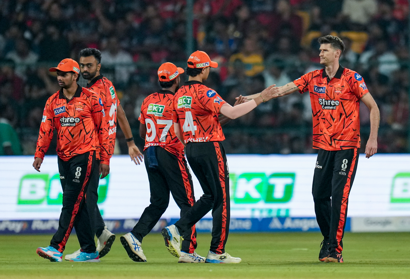 Vettori: SRH's Bowling Was 'Poor' Against RCB.webp Vettori: SRH's Bowling Was 'Poor' Against RCB.webp