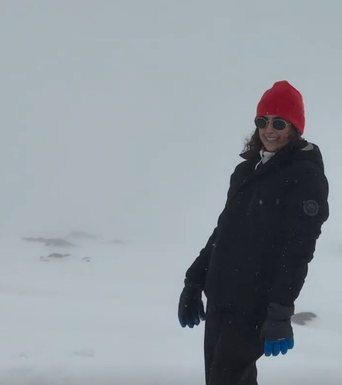 Sanya Malhotra Dances to 'Zara Sa Jhoom Lu Main' Amidst Snow.webp