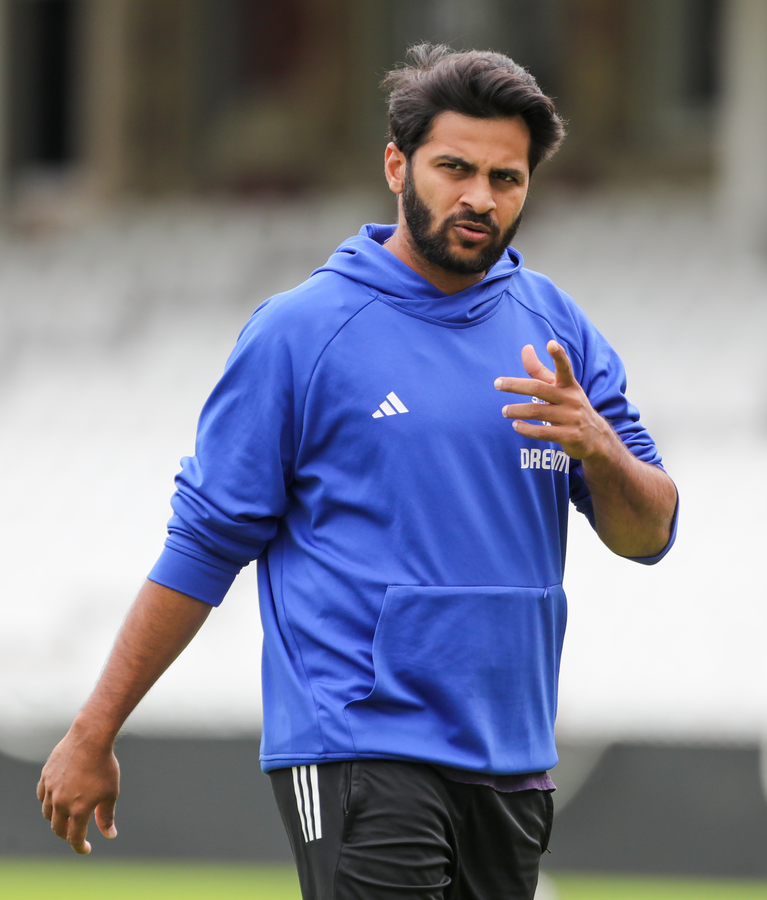 Team News: Pathan Selects XI for Mumbai Indians' IPL 2026 Opener.webp