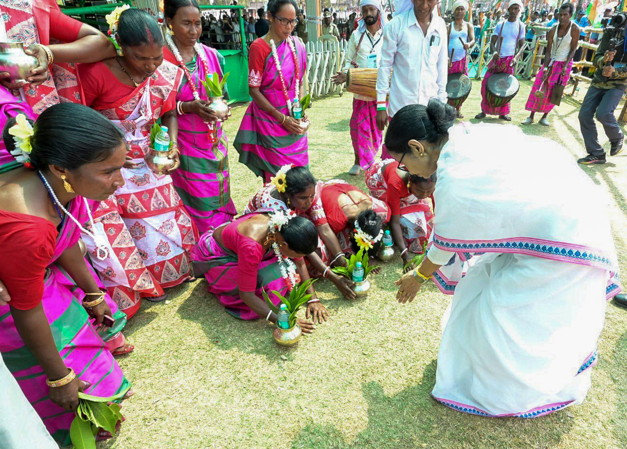 Banerjee Attacks Shah Over Injury Allegations, Chargesheet.webp