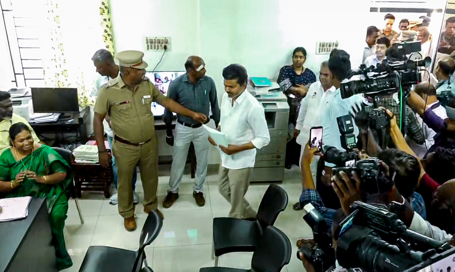 Tamil Nadu Elections: Vijay Campaign Focuses on Safety and Corruption.webp