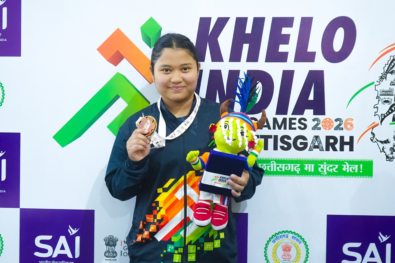 From Motherhood to Podium: Pallavi's Weightlifting Journey.webp