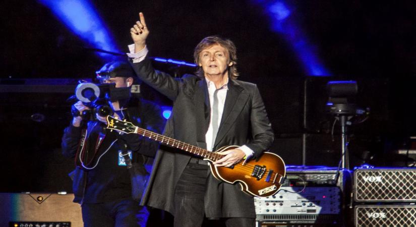A Trip Back to Hollywood: McCartney Reminisces About The Beatles’ Debut.webp
