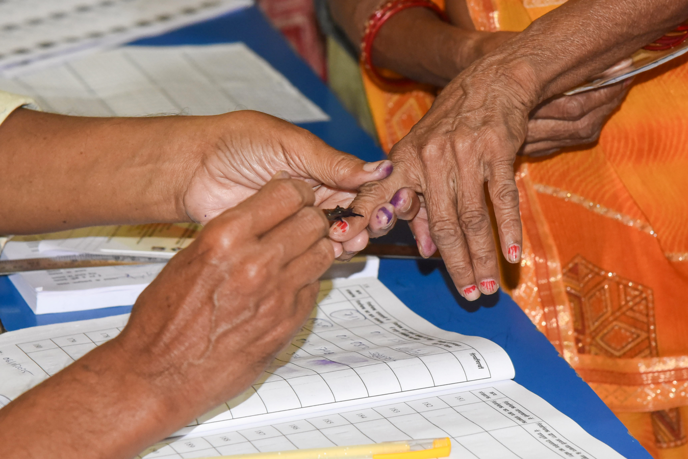 State Supports Voters: TN Offers Paid Leave for Neighboring State Elections.webp