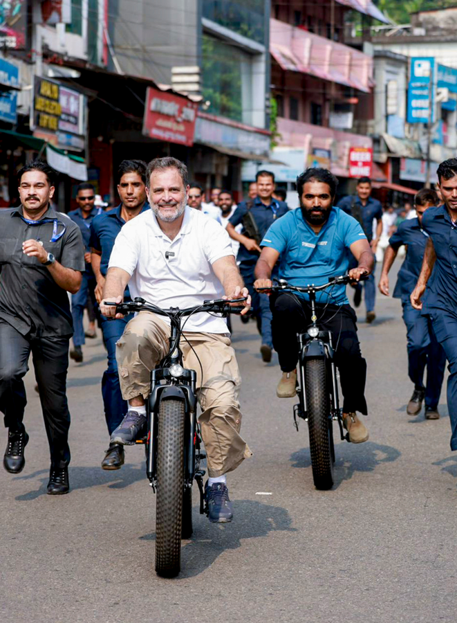 Kerala Election Campaign Heats Up: Rahul Questions Modi's Silence on Temple Scandal.webp