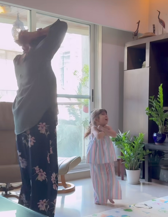 A Sweet Family Connection: Bipasha Shares Daughter's Dance.webp A Sweet Family Connection: Bipasha Shares Daughter's Dance.webp