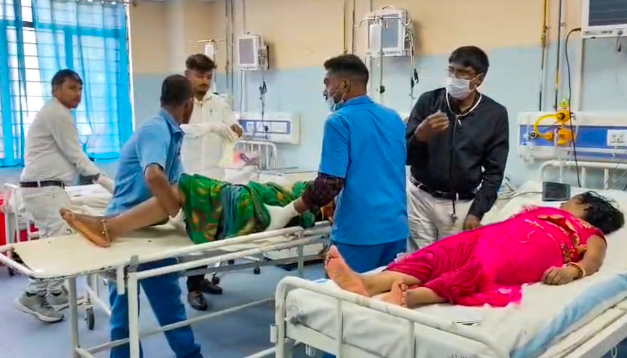 Bihar Temple Stampede: Officials Express Sorrow and Offer Aid.webp