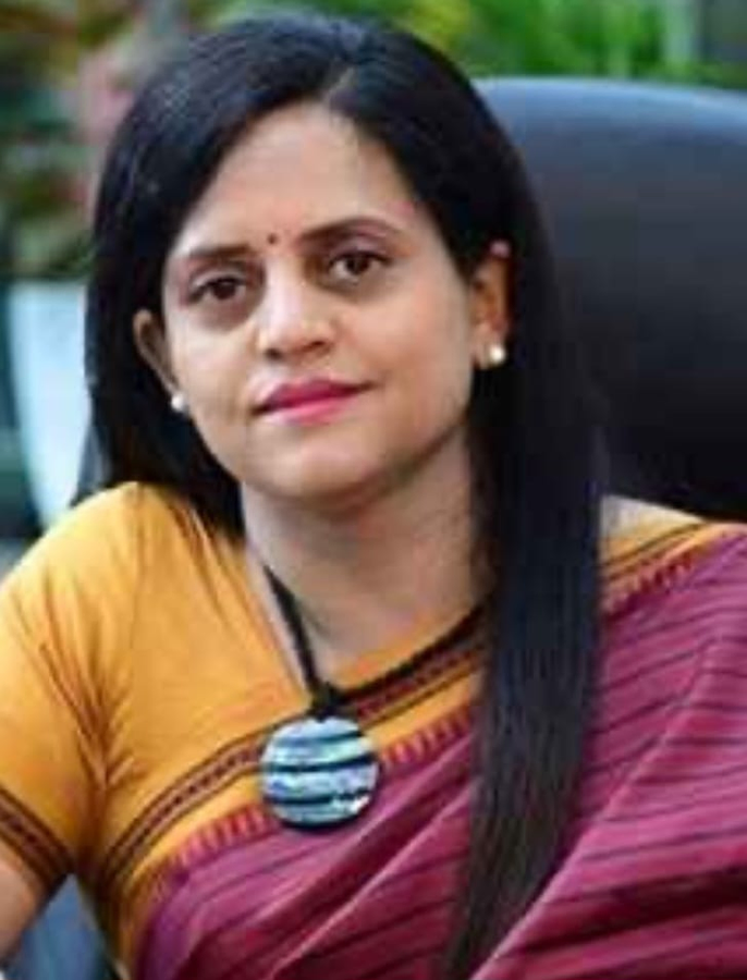 Ashwini Bhide Named First Woman BMC Commissioner.webp