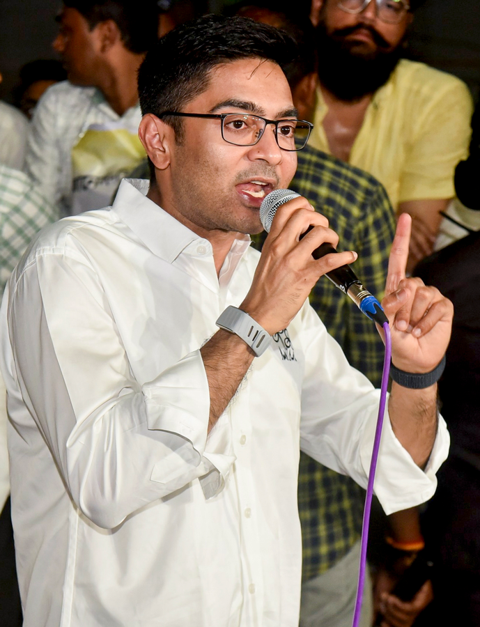 Balurghat Residents Question BJP's 'Double-Engine' Promise.webp