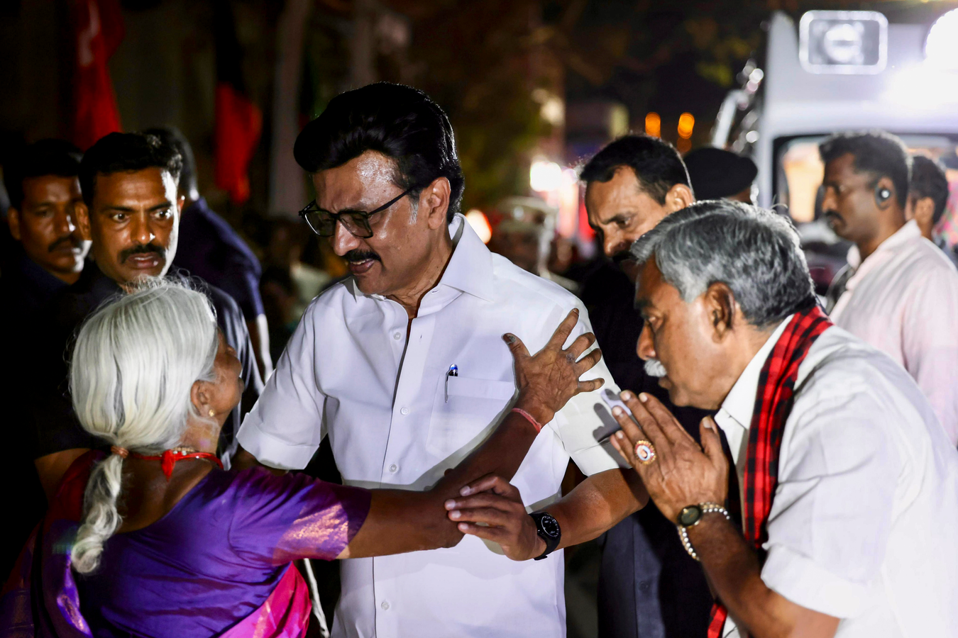 Stalin's Rally in Tiruvarur: DMK Seeks to Counter NDA Advance.webp