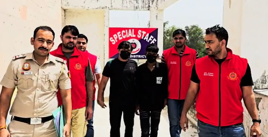 Delhi Police Seizes Illegal Arms, Averts Potential Crime.webp