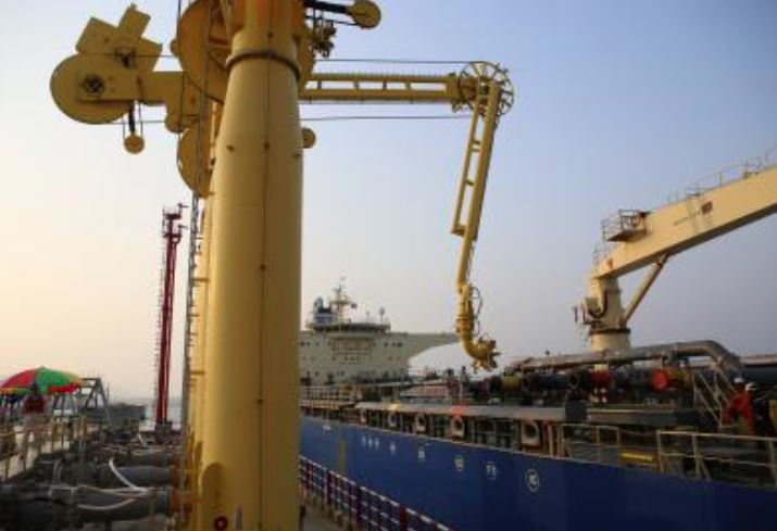 Oil Market Rally as Brent Climbs Above $105.webp