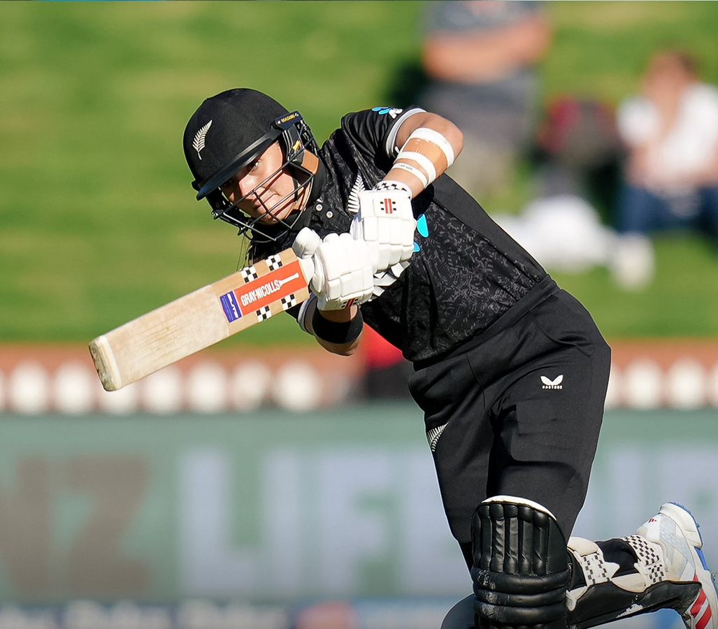 White Ferns Conquer South Africa in Thrilling Chase.webp White Ferns Conquer South Africa in Thrilling Chase.webp