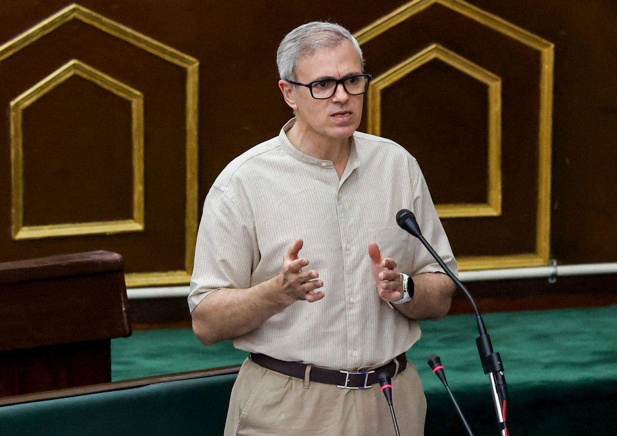 Omar Abdullah Assures Review of Public Service Guarantee Act.webp