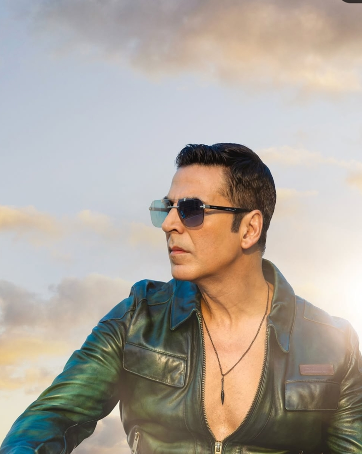 Akshay Kumar's Observation on Football Player Reactions.webp