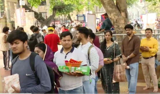 Temples See Large Gatherings for Hanuman Birth Anniversary.webp