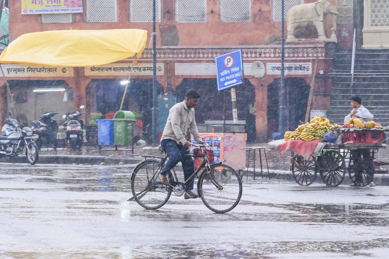 Rajasthan Under Rain Alert: Thunderstorms Expected Until April 4.webp