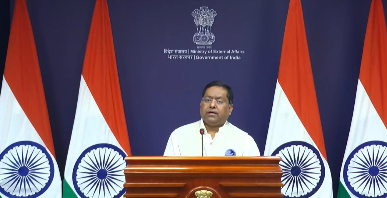 Indian Ships Cross Strait of Hormuz Amid Regional Tensions.webp