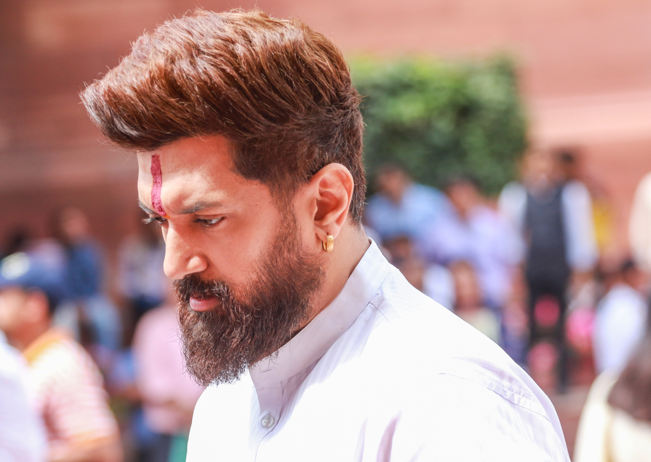 Bihar Leader Spars with Tejashwi Over State Image.webp