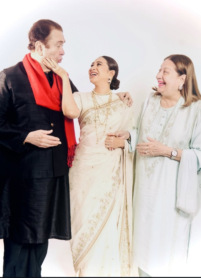 Karisma Kapoor Credits Mother Babita for Her Success.webp