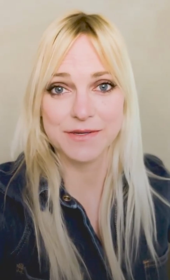 Reunion Excitement: Anna Faris Reflects on 'Scary Movie' Legacy.webp