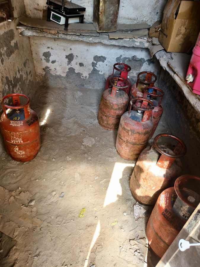 Bawana Police Busts LPG Hoarding and Black Marketing Operation.webp