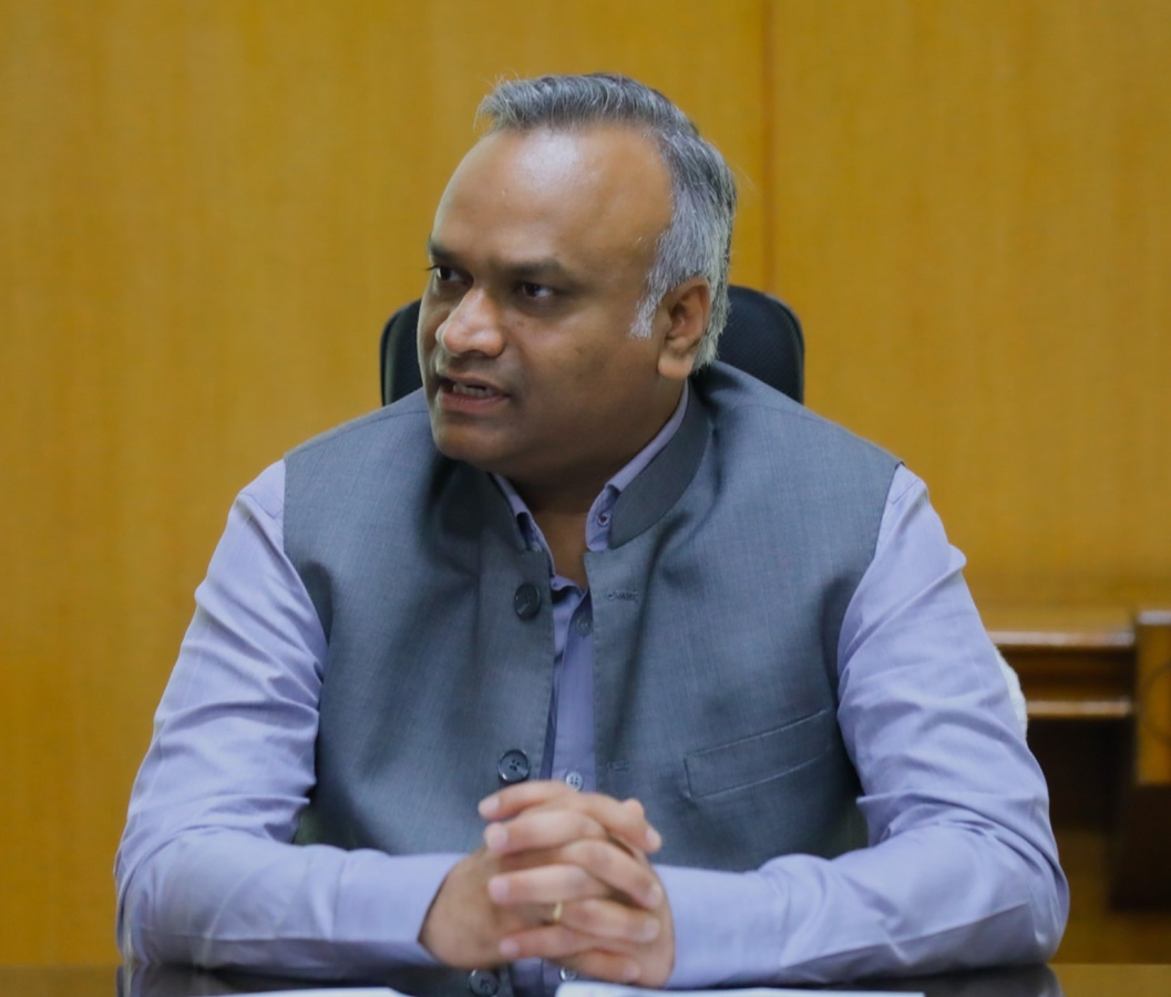 Karnataka Minister Criticizes Content Regulation Policies.webp