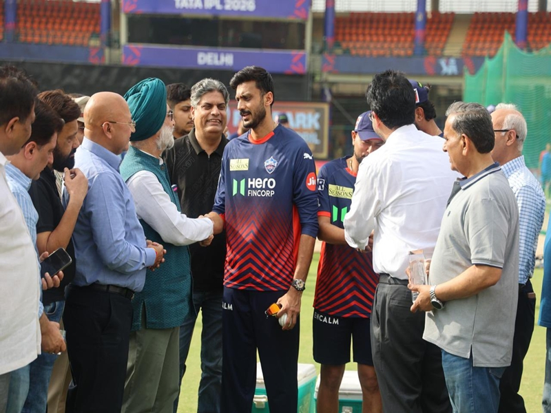Delhi LG Visits Arun Jaitley Stadium Ahead of Capitals-MI Game.webp