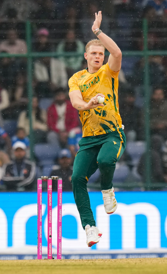 South Africa's Strategy Sharpened Ahead of India Match.webp