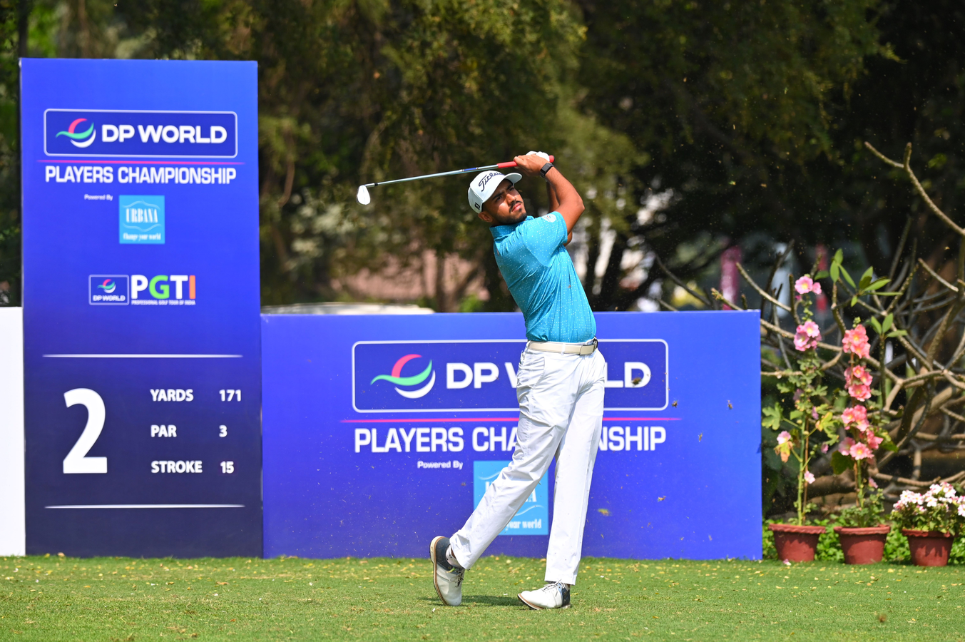 Players Championship: Bhattacharya Extends Lead with Stunning Round.webp