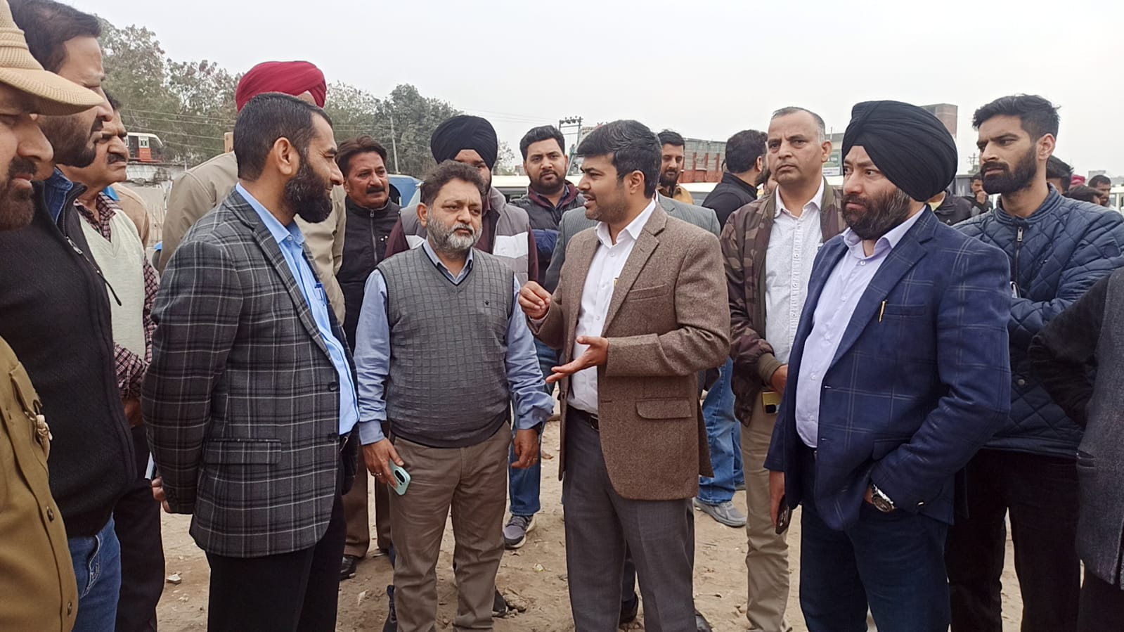 Commissioner Yadav Leads Crackdown on Encroachments and Improves Sanitation in Jammu Wards.webp