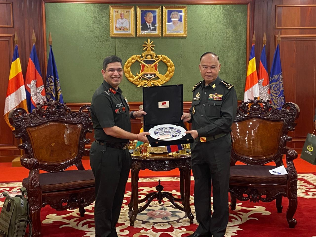 India, Cambodia Discuss Expanding Military Collaboration.webp