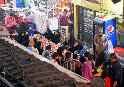 Government Permits Extended Hours for Ramadan Businesses in Telangana.webp