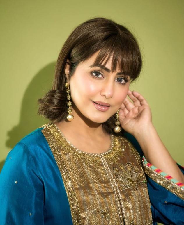 Hina Khan Shares Ramadan Reflection on Work and Faith.webp