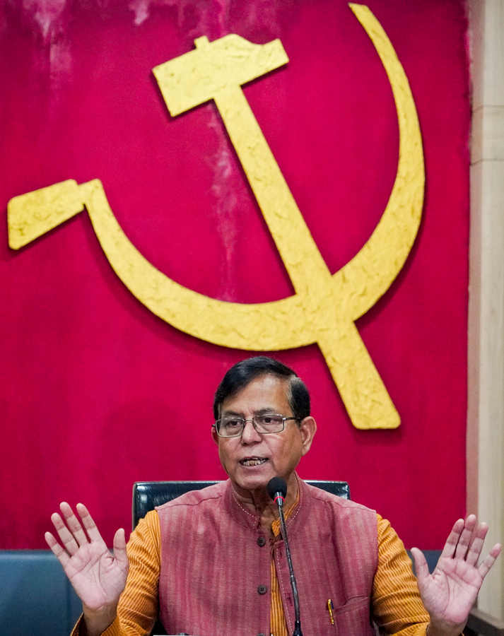 Salim Explains CPI(M)'s Meeting with Humayun Kabir.webp Salim Explains CPI(M)'s Meeting with Humayun Kabir.webp