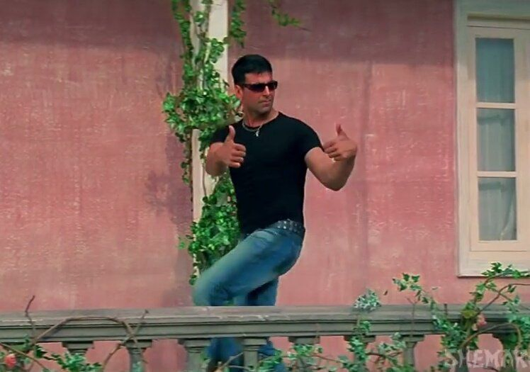 Rajkummar Rao Recreates Akshay Kumar's 'Wicked Sunny' Walk