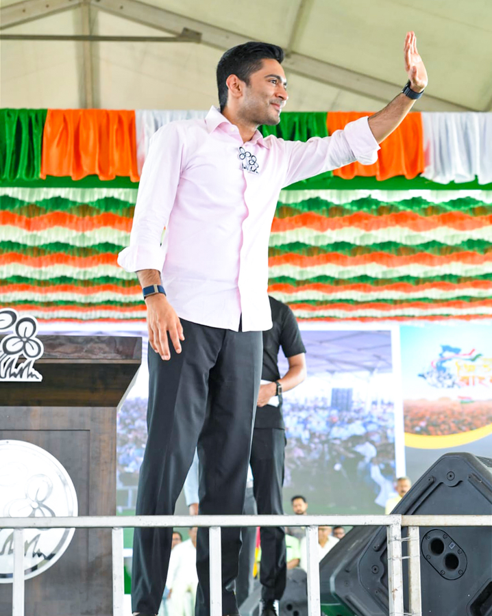 Trinamool Leader Accuses BJP of Corruption and Vote Tampering.webp