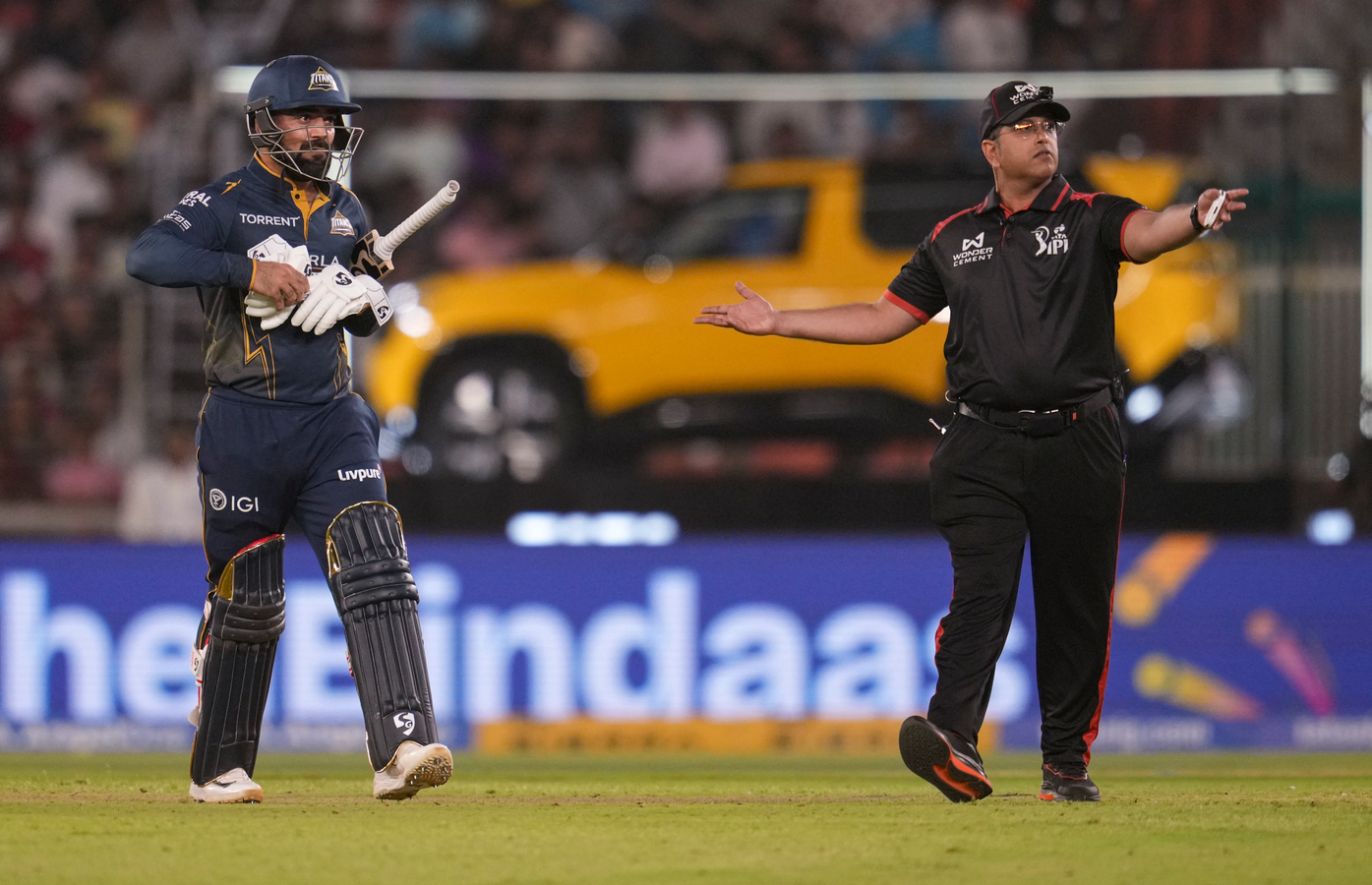 Final Over Brilliance: Deshpande Leads Royals to Victory