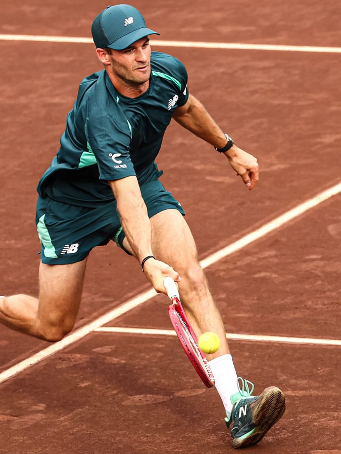 Paul Defeats Tiafoe in Houston Semifinal.webp