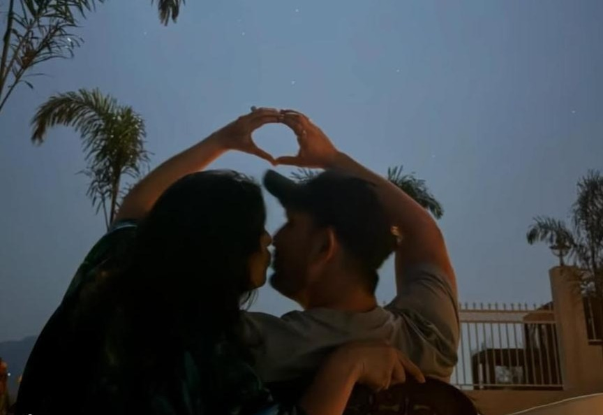 Arjun Bijlani and Neha Swami Celebrate New Home with Intimate Moment.webp Arjun Bijlani and Neha Swami Celebrate New Home with Intimate Moment.webp