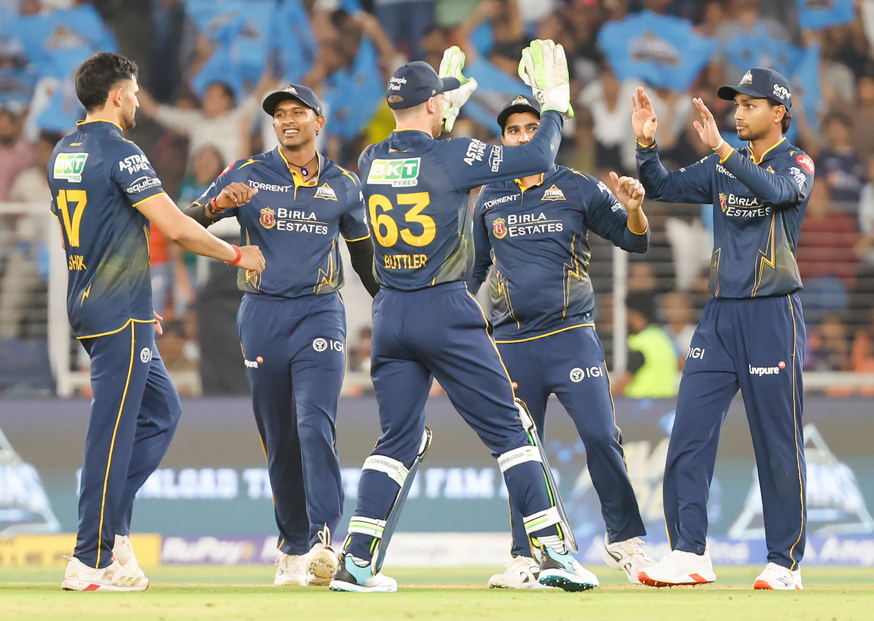 GT's Narrow Loss: Hayden Highlights Key Wicket Moments