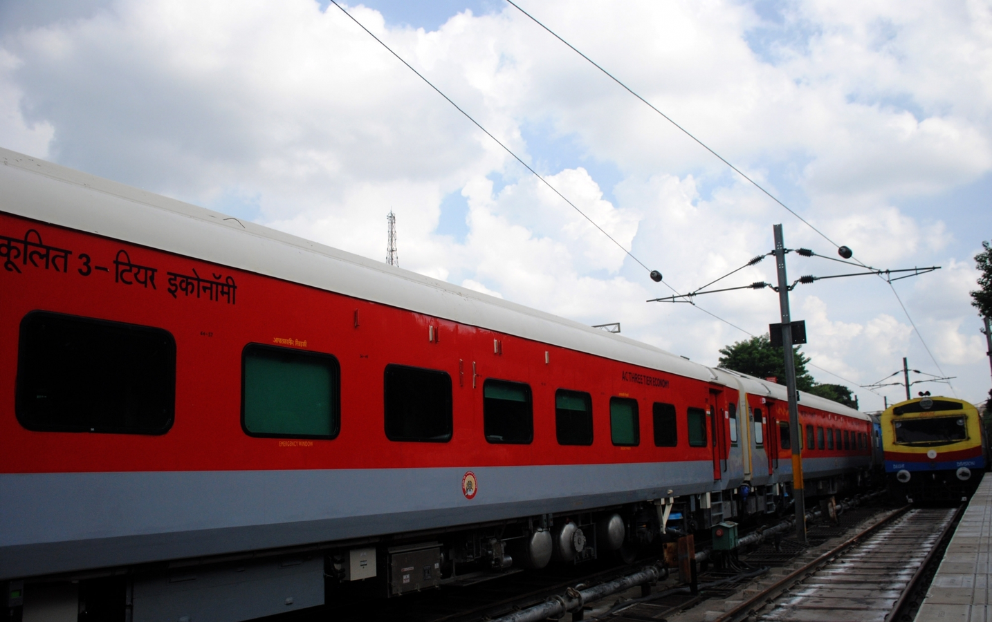 Special Trains to Ease Travel During Bengal's Summer.webp