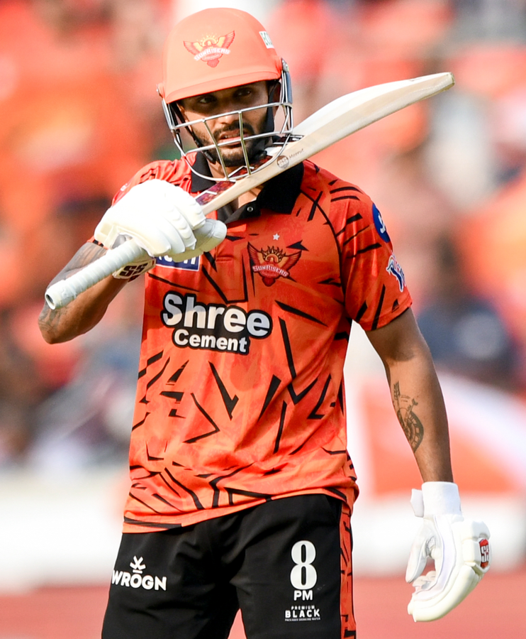 LSG Restricts SRH with Shami's Key Spell and Klaasen-Reddy Partnership
